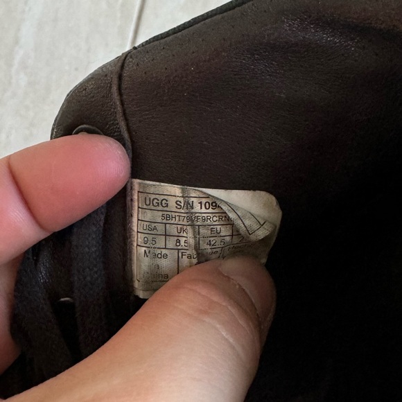 UGG Leather Boots - Picture 7 of 7